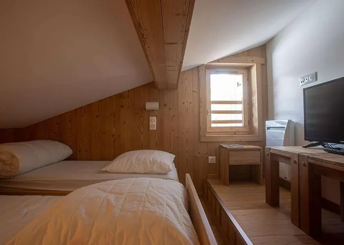 Appt 10 Pers Renove, Calme, Balcon Sud, Cheminee, Wi-fi, Proche Pistes - Fr-1-545-14