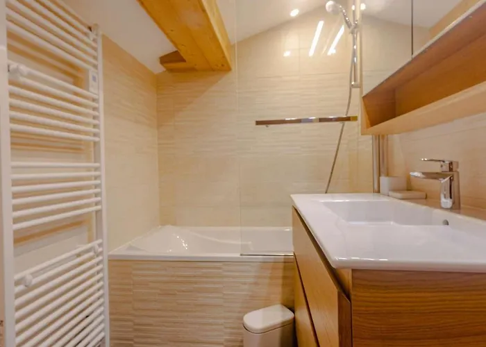 Appt 10 Pers Renove, Calme, Balcon Sud, Cheminee, Wi-fi, Proche Pistes - Fr-1-545-14 Daire