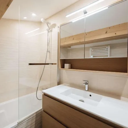 Appt 10 Pers Renove, Calme, Balcon Sud, Cheminee, Wi-fi, Proche Pistes - Fr-1-545-14 Lägenhet Val Thorens